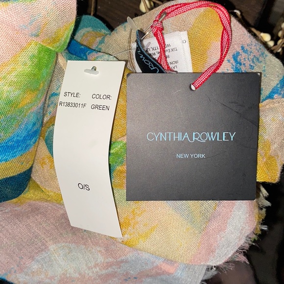 Beautiful Cynthia Rowley Scarf NWT - Picture 4 of 5